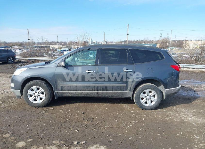 Photo 15 of 2011 Chevrolet Traverse LS (VIN 1GNKRFED5BJ212619)