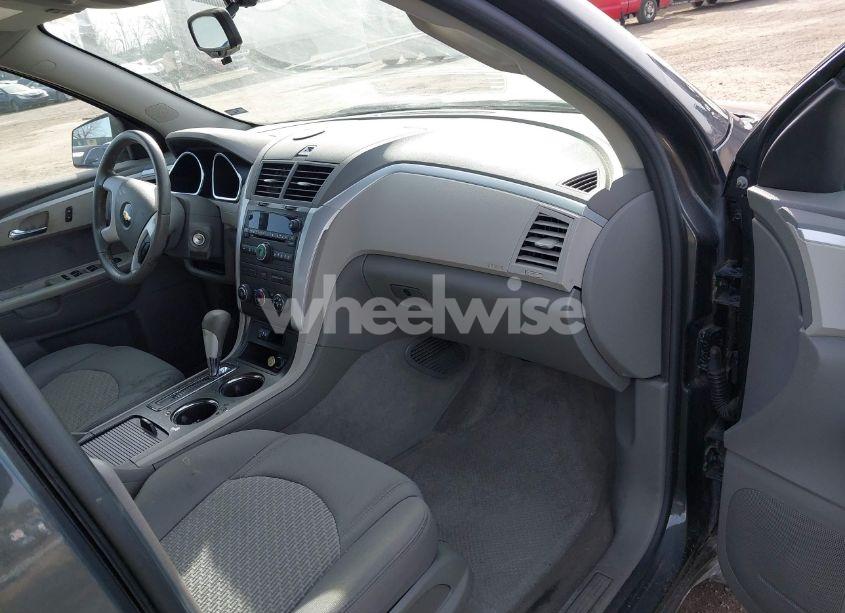 Photo 5 of 2011 Chevrolet Traverse LS (VIN 1GNKRFED5BJ212619)