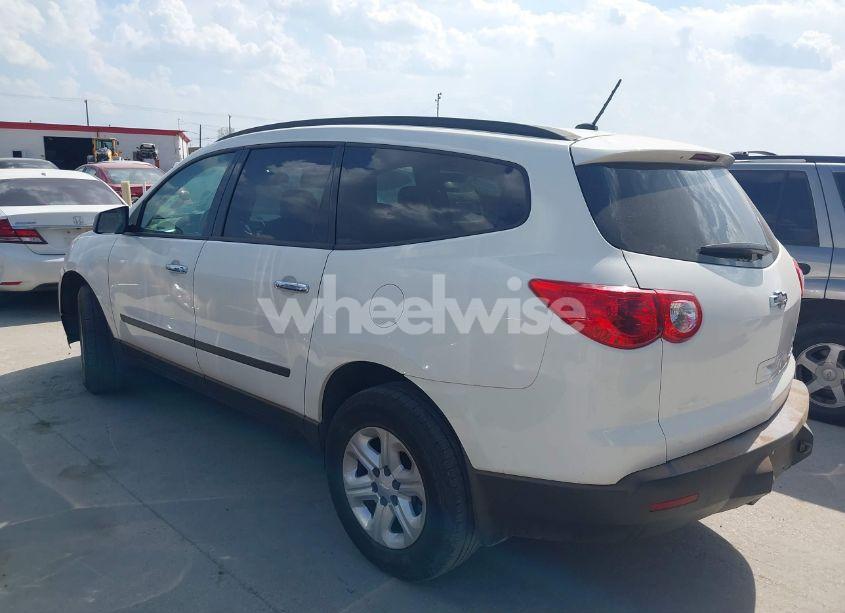 Photo 3 of 2012 Chevrolet Traverse LS (VIN 1GNKRFED5CJ381475)