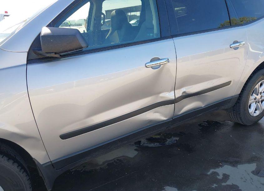 Photo 6 of 2016 Chevrolet Traverse LS (VIN 1GNKRFED5GJ296464)