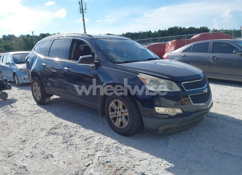 2017 Chevrolet Traverse LS (VIN 1GNKRFED5HJ314978) main photo