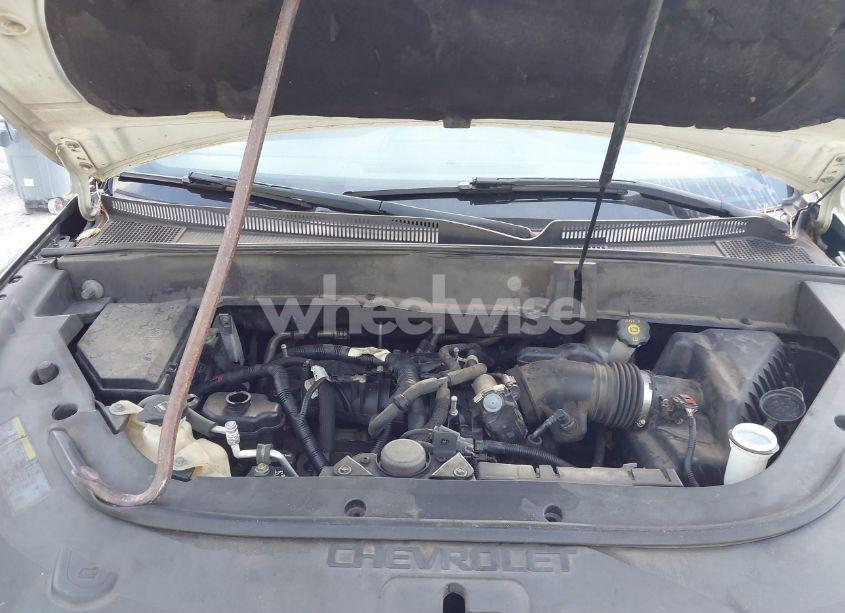 Photo 10 of 2017 Chevrolet Traverse LS (VIN 1GNKRFED5HJ314978)