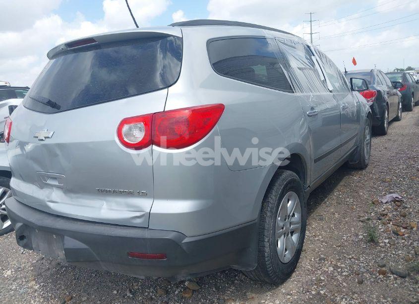 Photo 4 of 2011 Chevrolet Traverse LS (VIN 1GNKRFED6BJ170400)