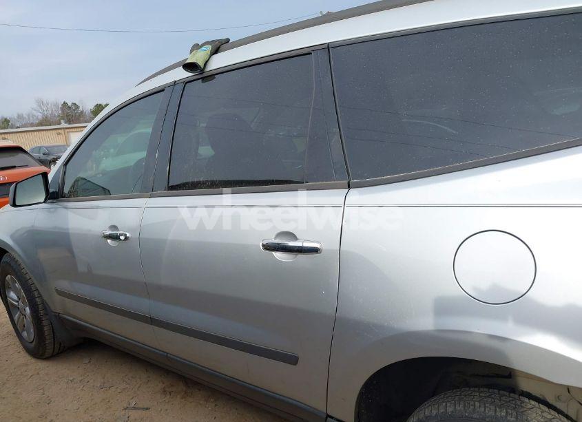 Photo 15 of 2011 Chevrolet Traverse LS (VIN 1GNKRFED6BJ386246)