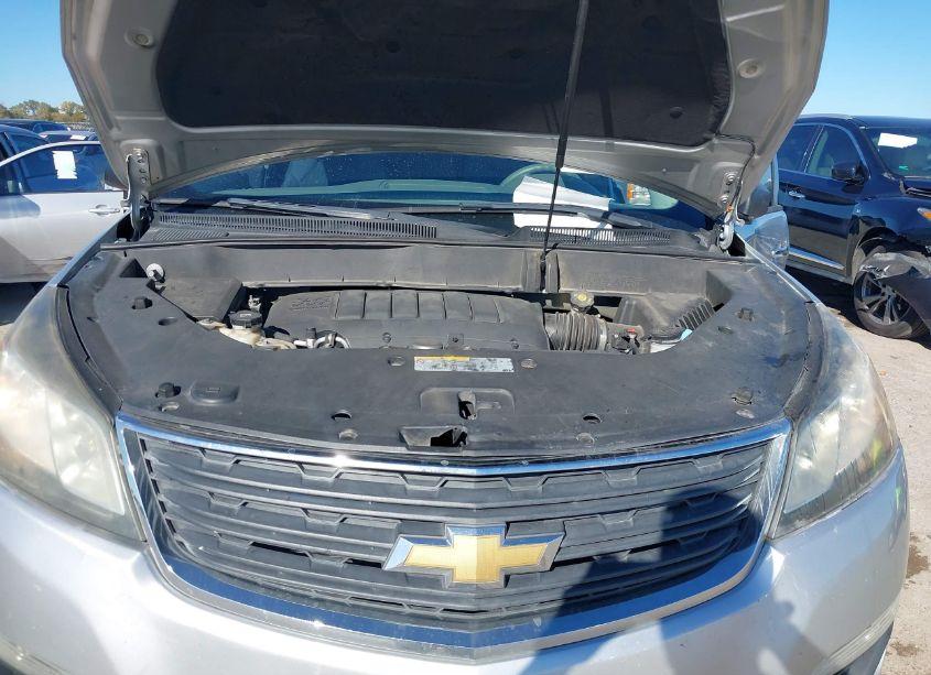 Photo 10 of 2015 Chevrolet Traverse LS (VIN 1GNKRFED6FJ380839)