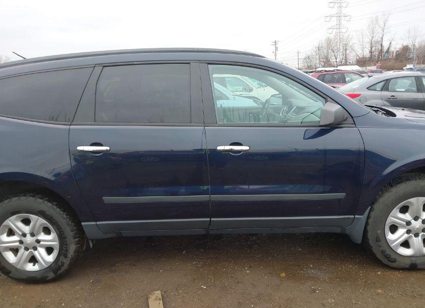 Photo 13 of 2017 Chevrolet Traverse LS (VIN 1GNKRFED6HJ157834)