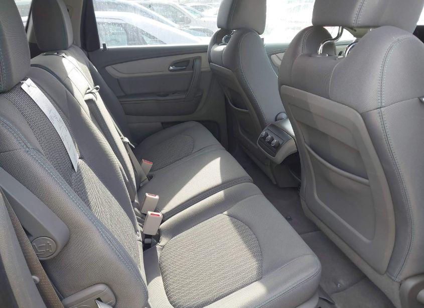 Photo 8 of 2017 Chevrolet Traverse LS (VIN 1GNKRFED6HJ157834)