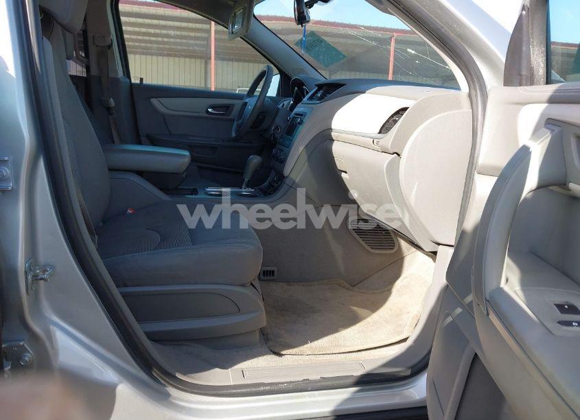 Photo 5 of 2017 Chevrolet Traverse LS (VIN 1GNKRFED6HJ349609)