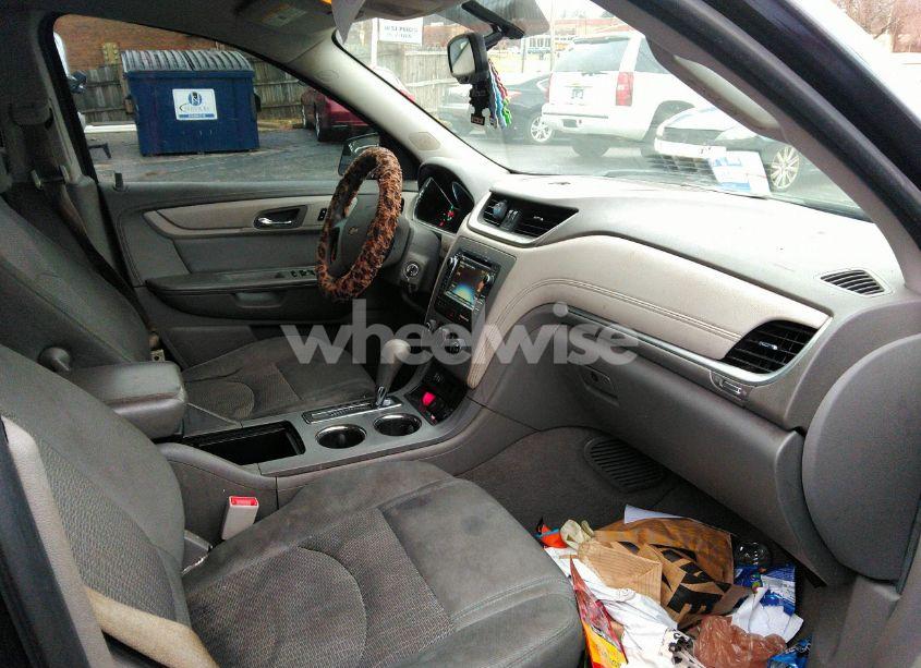 Photo 5 of 2017 Chevrolet Traverse LS (VIN 1GNKRFED7HJ198280)