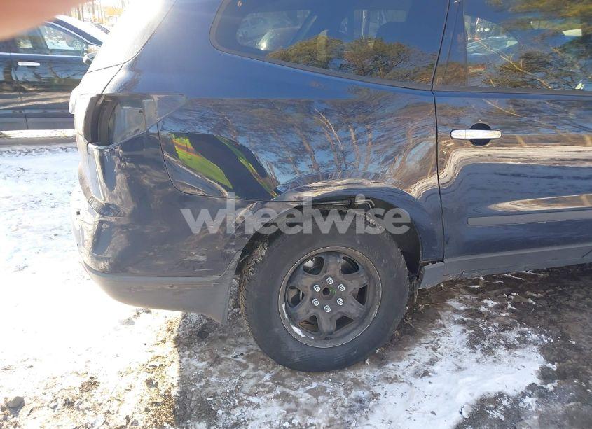 Photo 6 of 2017 Chevrolet Traverse LS (VIN 1GNKRFED7HJ219256)