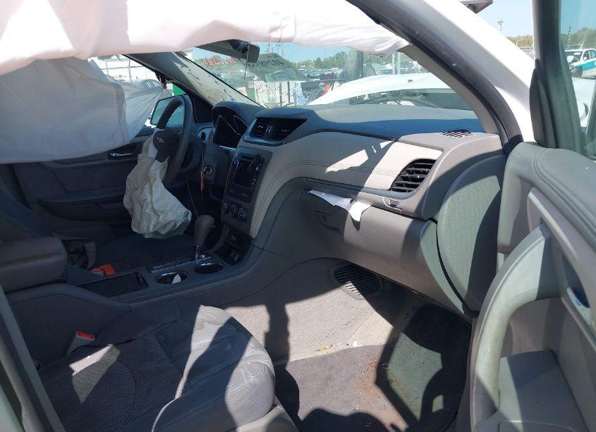 Photo 5 of 2017 Chevrolet Traverse LS (VIN 1GNKRFED7HJ229253)