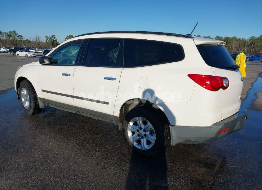Photo 3 of 2011 Chevrolet Traverse LS (VIN 1GNKRFED8BJ255772)
