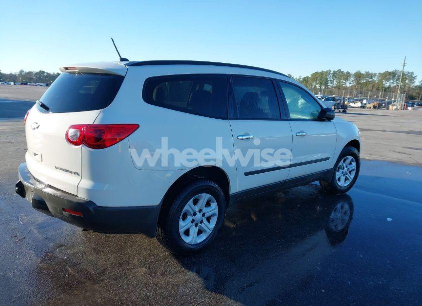 Photo 4 of 2011 Chevrolet Traverse LS (VIN 1GNKRFED8BJ255772)
