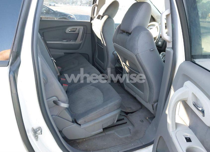 Photo 8 of 2011 Chevrolet Traverse LS (VIN 1GNKRFED8BJ255772)