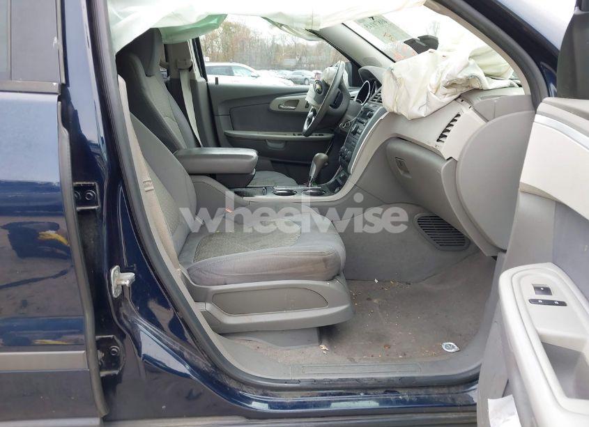 Photo 5 of 2011 Chevrolet Traverse LS (VIN 1GNKRFED8BJ299058)