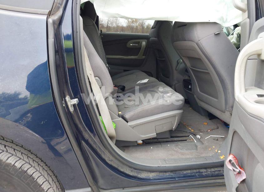 Photo 8 of 2011 Chevrolet Traverse LS (VIN 1GNKRFED8BJ299058)