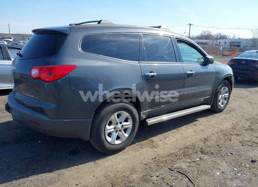 Photo 4 of 2012 Chevrolet Traverse LS (VIN 1GNKRFED8CJ384824)