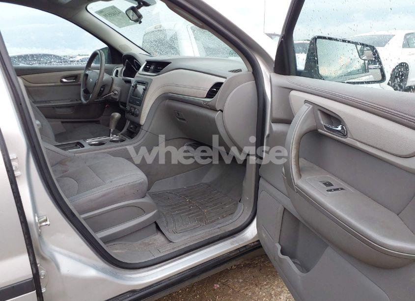 Photo 5 of 2013 Chevrolet Traverse LS (VIN 1GNKRFED8DJ177710)