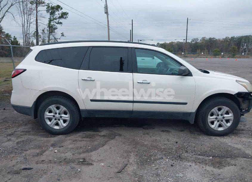 Photo 13 of 2015 Chevrolet Traverse LS (VIN 1GNKRFED8FJ252506)