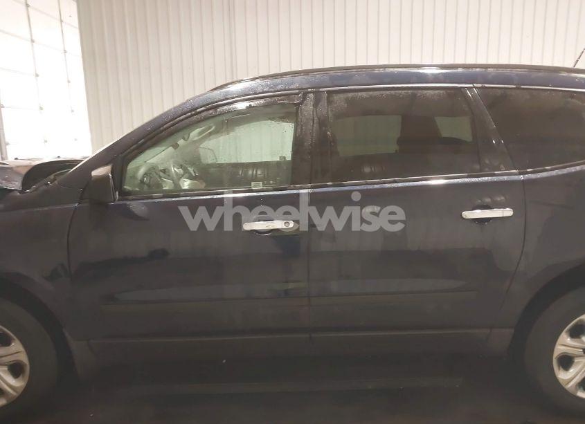 Photo 15 of 2017 Chevrolet Traverse LS (VIN 1GNKRFED8HJ198045)