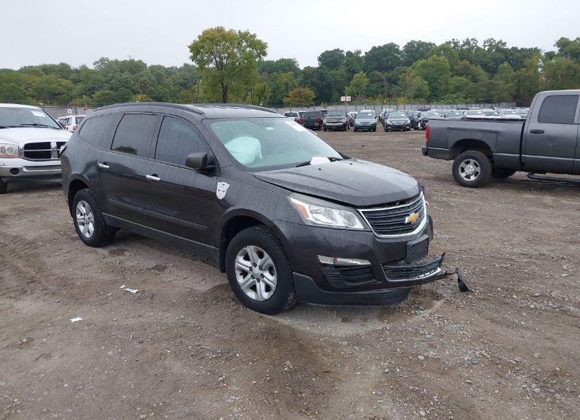 2017 Chevrolet Traverse LS (VIN 1GNKRFED8HJ246353) main photo