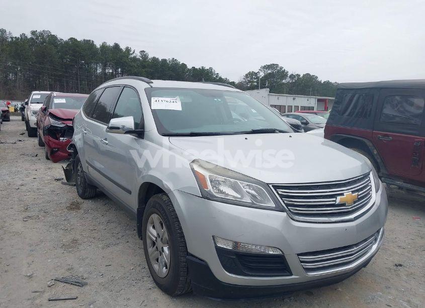 2015 Chevrolet Traverse LS (VIN 1GNKRFED9FJ379555) main photo