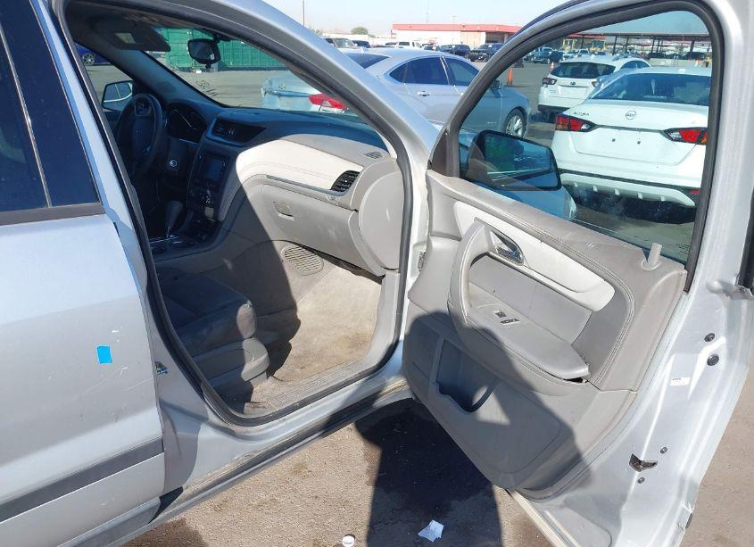 Photo 5 of 2016 Chevrolet Traverse LS (VIN 1GNKRFED9GJ293325)