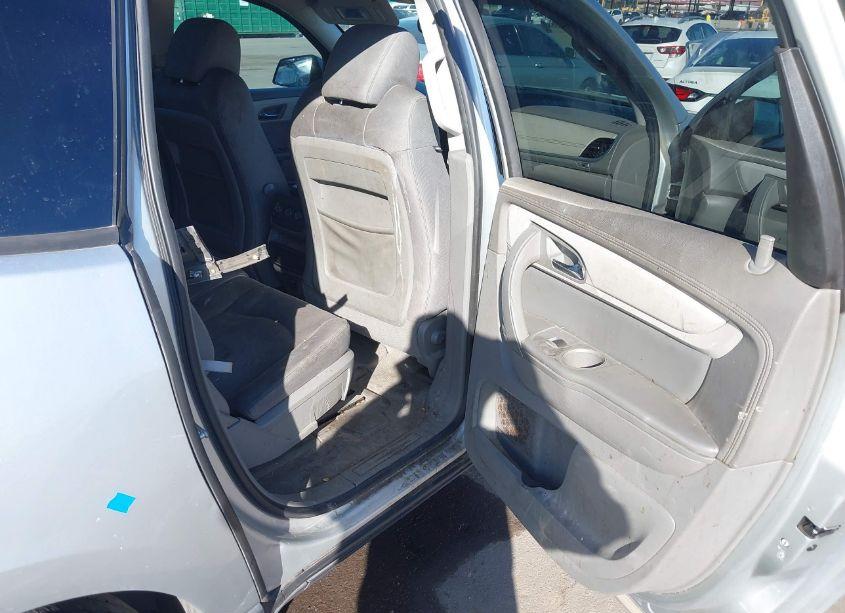 Photo 8 of 2016 Chevrolet Traverse LS (VIN 1GNKRFED9GJ293325)