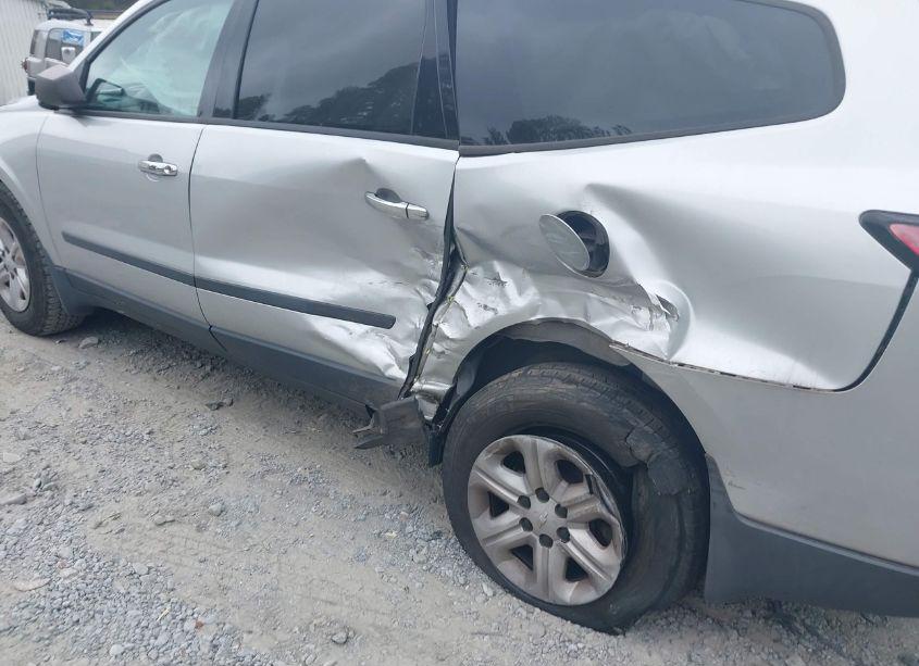 Photo 6 of 2017 Chevrolet Traverse LS (VIN 1GNKRFED9HJ279376)