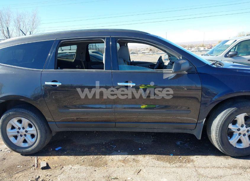 Photo 12 of 2017 Chevrolet Traverse LS (VIN 1GNKRFED9HJ308178)