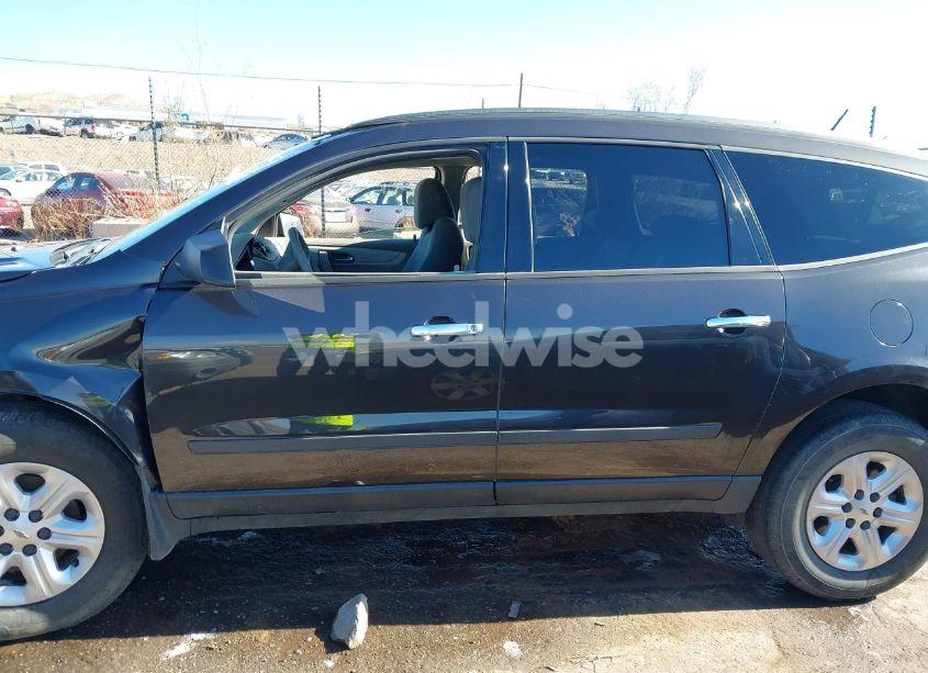 Photo 13 of 2017 Chevrolet Traverse LS (VIN 1GNKRFED9HJ308178)