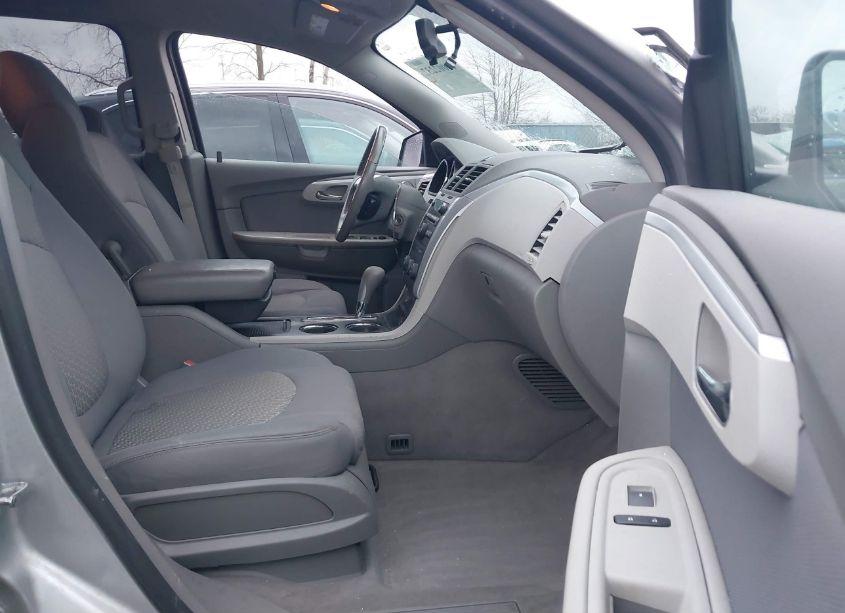 Photo 5 of 2011 Chevrolet Traverse LS (VIN 1GNKRFEDXBJ352732)