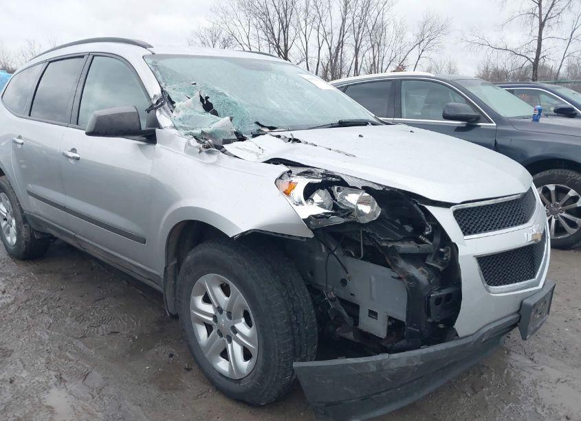 Photo 6 of 2011 Chevrolet Traverse LS (VIN 1GNKRFEDXBJ352732)