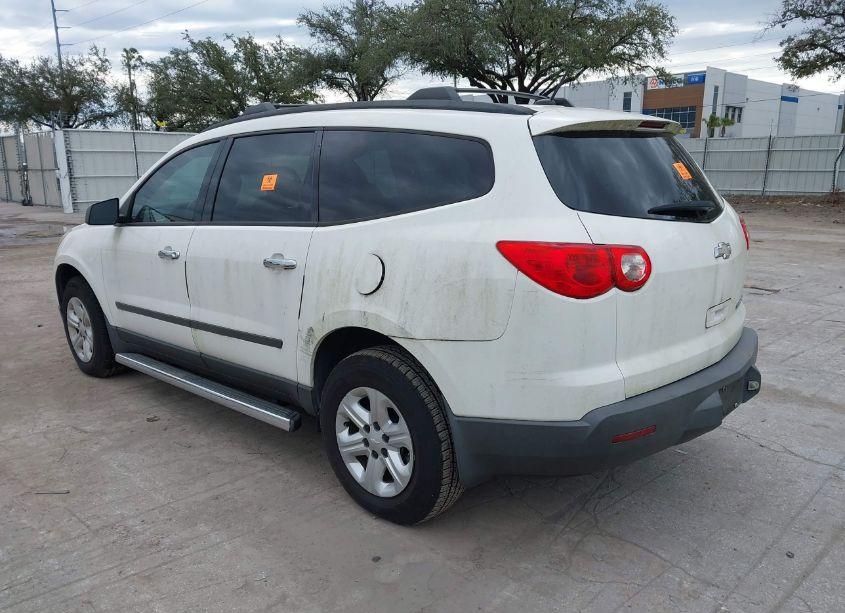Photo 3 of 2012 Chevrolet Traverse LS (VIN 1GNKRFEDXCJ406581)
