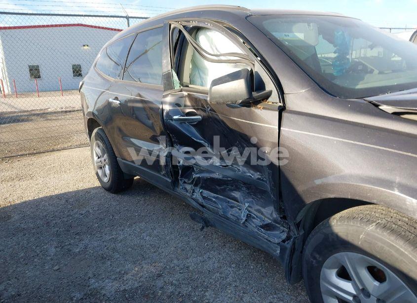 Photo 6 of 2013 Chevrolet Traverse LS (VIN 1GNKRFEDXDJ231413)