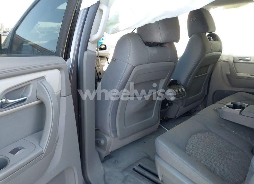 Photo 8 of 2013 Chevrolet Traverse LS (VIN 1GNKRFEDXDJ231413)