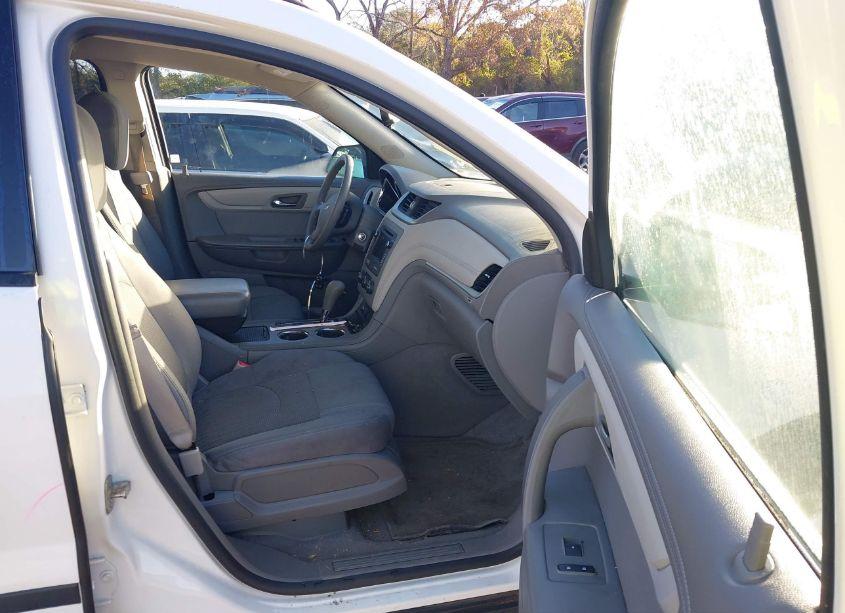 Photo 5 of 2014 Chevrolet Traverse LS (VIN 1GNKRFEDXEJ129983)