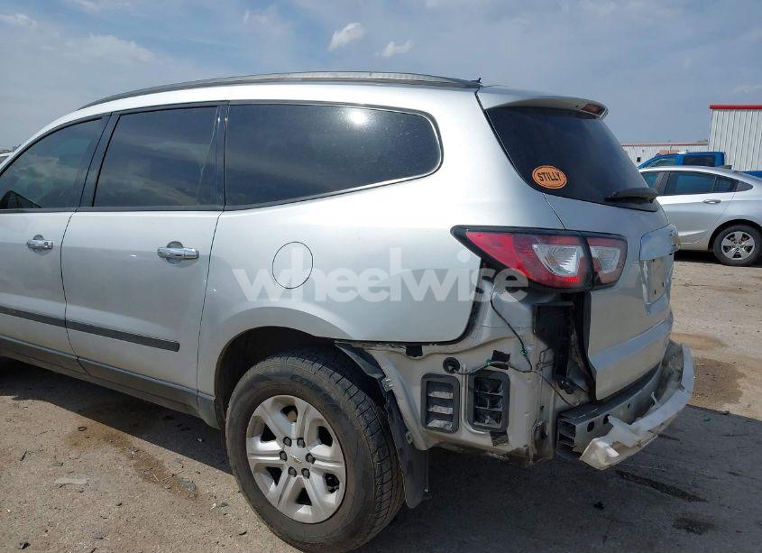 Photo 6 of 2014 Chevrolet Traverse LS (VIN 1GNKRFEDXEJ271038)