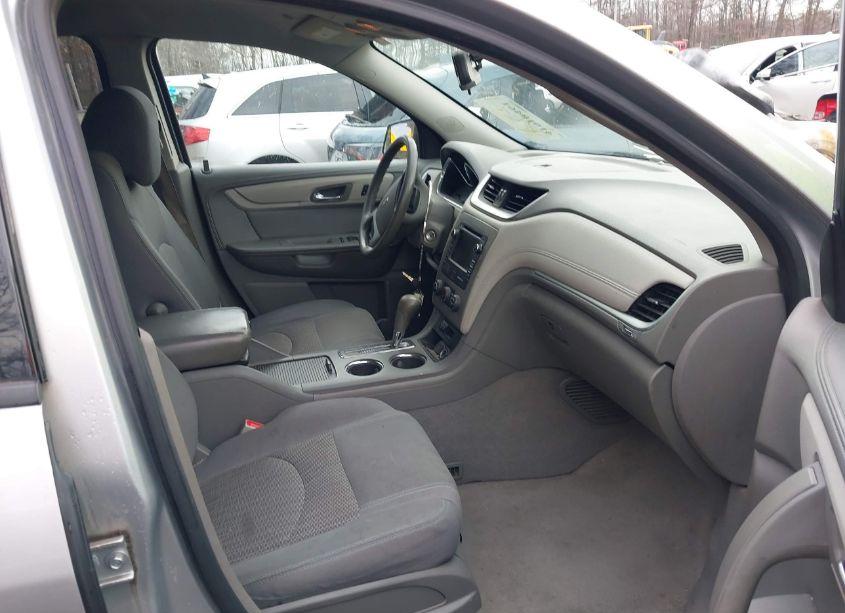 Photo 5 of 2015 Chevrolet Traverse LS (VIN 1GNKRFEDXFJ238364)
