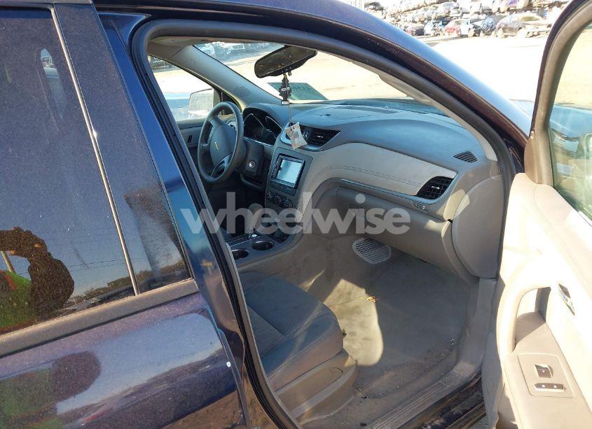 Photo 5 of 2015 Chevrolet Traverse LS (VIN 1GNKRFEDXFJ239725)