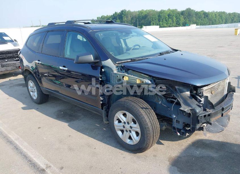 2015 Chevrolet Traverse LS (VIN 1GNKRFEDXFJ346323) main photo