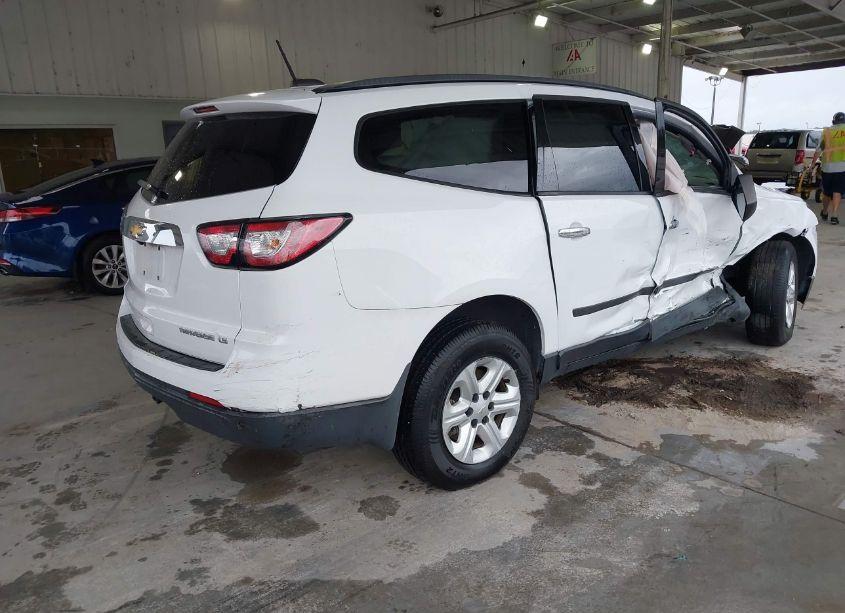 Photo 4 of 2016 Chevrolet Traverse LS (VIN 1GNKRFEDXGJ160959)