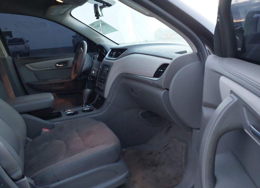 Photo 5 of 2016 Chevrolet Traverse LS (VIN 1GNKRFEDXGJ283130)