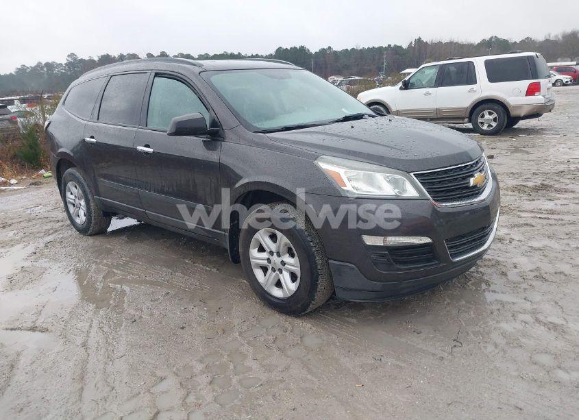 2017 Chevrolet Traverse LS (VIN 1GNKRFEDXHJ288913) main photo