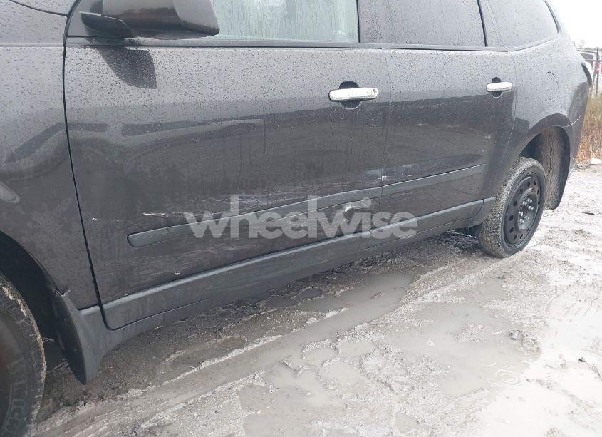 Photo 6 of 2017 Chevrolet Traverse LS (VIN 1GNKRFEDXHJ288913)