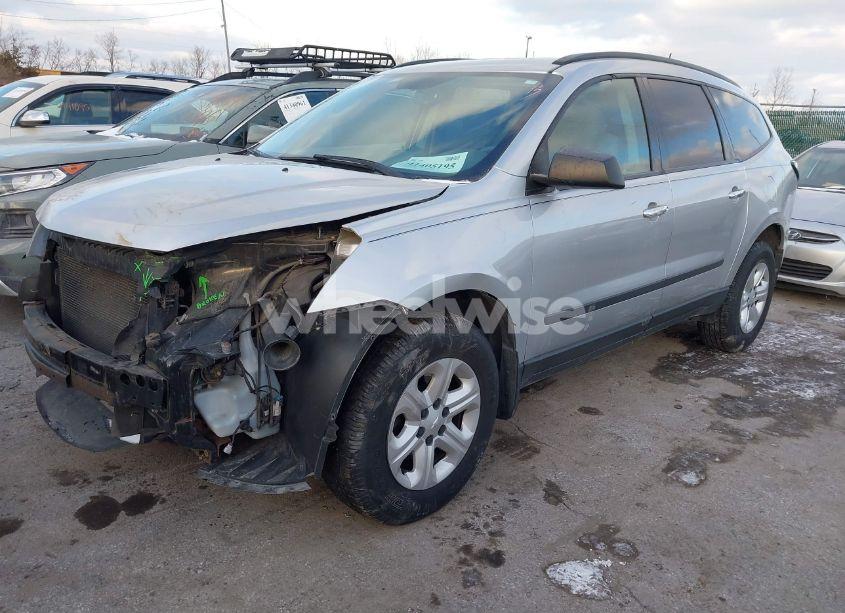 Photo 2 of 2014 Chevrolet Traverse LS (VIN 1GNKRFKD0EJ261638)