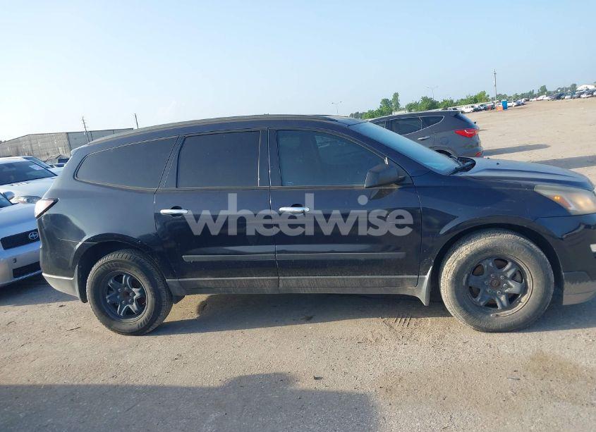 Photo 13 of 2016 Chevrolet Traverse LS (VIN 1GNKRFKD0GJ203600)