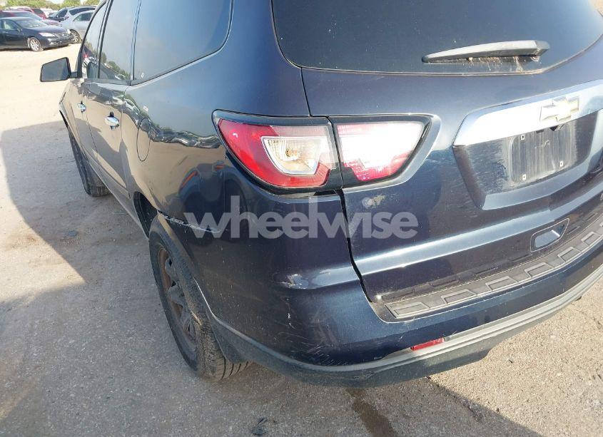 Photo 6 of 2016 Chevrolet Traverse LS (VIN 1GNKRFKD0GJ203600)