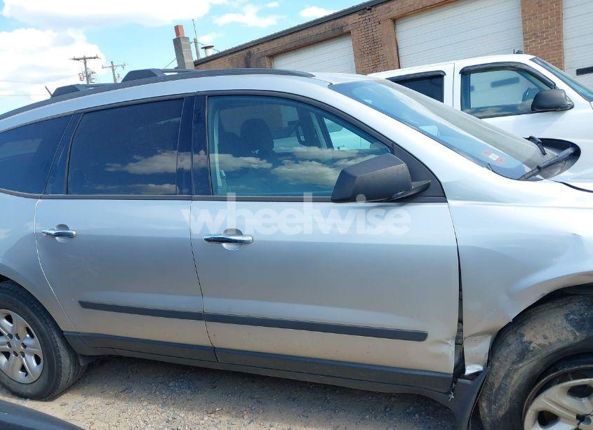 Photo 13 of 2016 Chevrolet Traverse LS (VIN 1GNKRFKD0GJ224561)