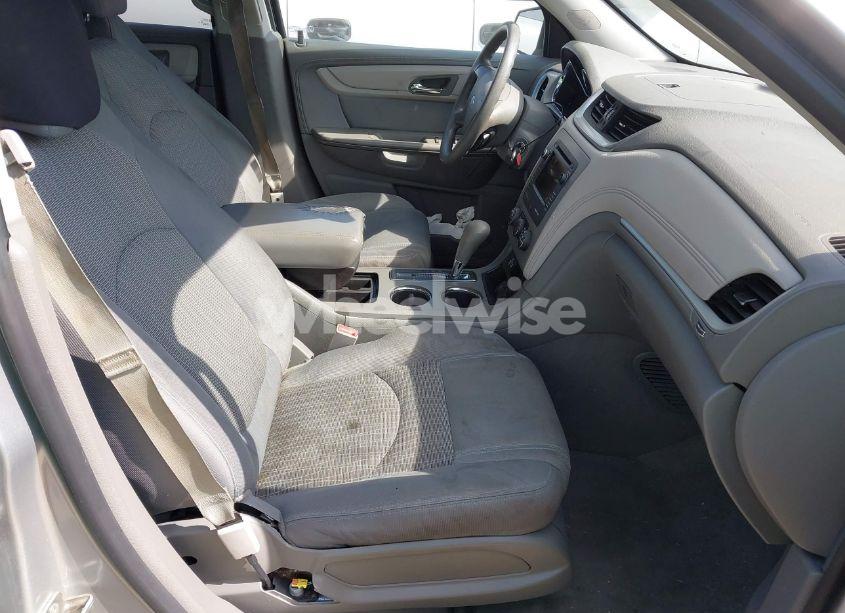 Photo 5 of 2016 Chevrolet Traverse LS (VIN 1GNKRFKD0GJ224561)